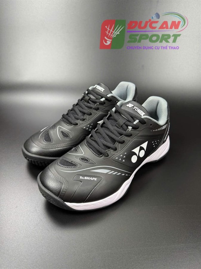 Giày Cầu Lông Yonex Stratas WIDE Màu Đen Trắng | BLACK/WHITE