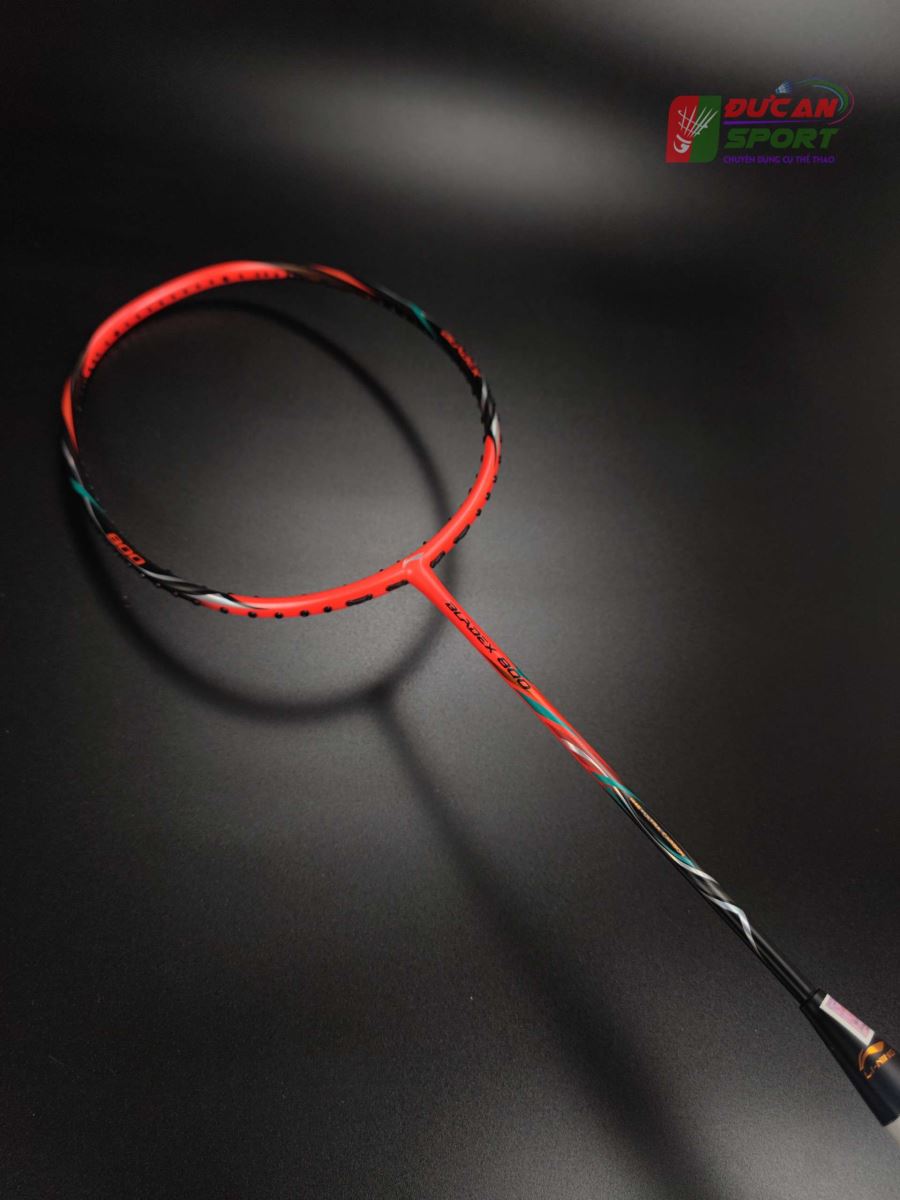 Vợt cầu lông Lining Bladex 800 là cây vợt cứng nhất của hãng Li-Ning
