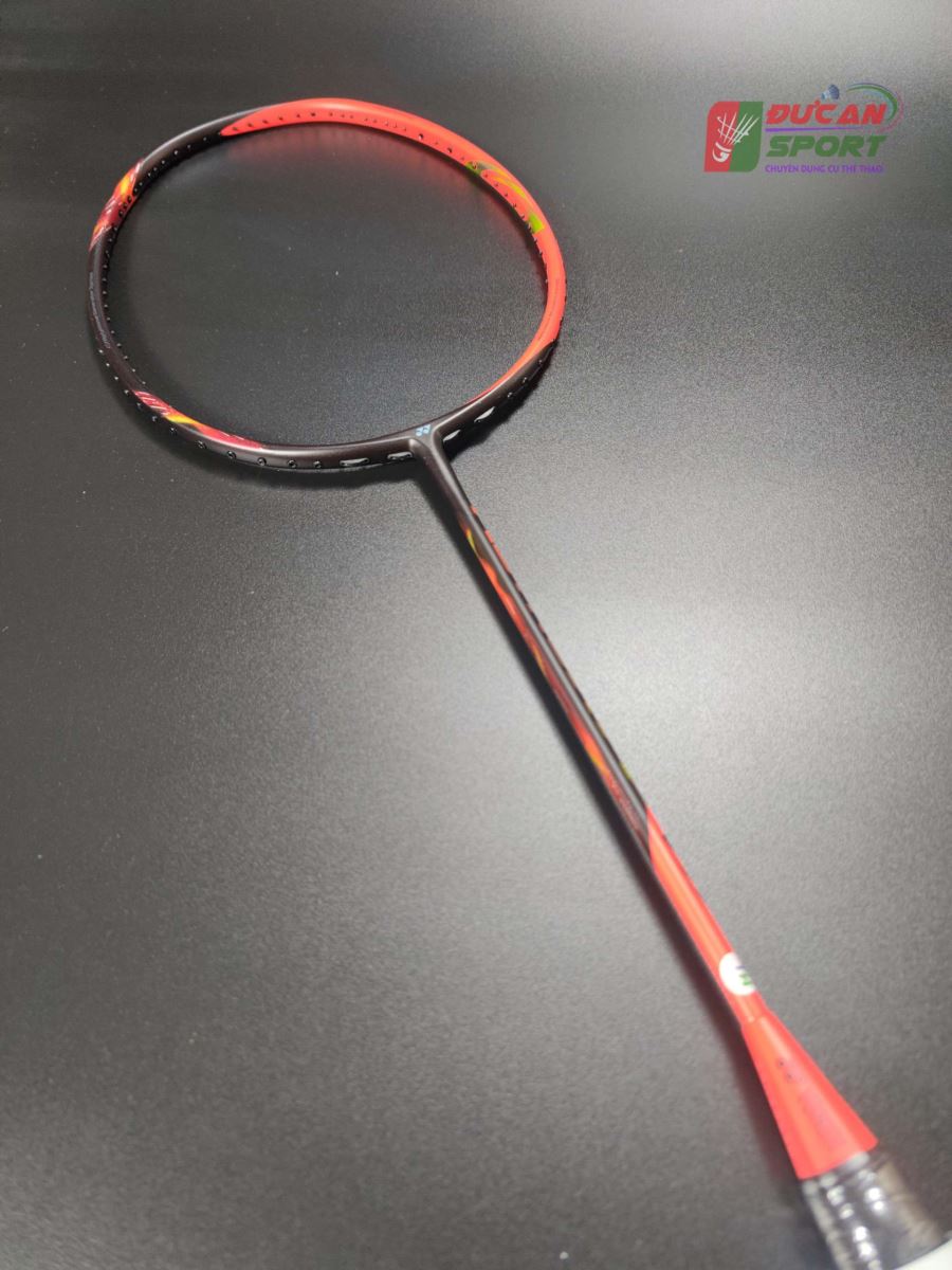 Yonex Astrox 77 được sản xuất dựa trên công nghệ Namd 