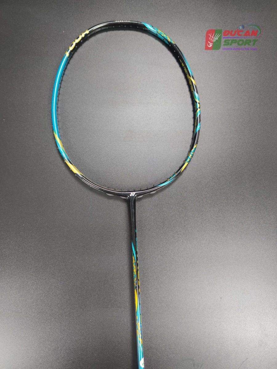 Yonex Astrox 88S Tour thích hợp đánh đôi ở vị trí cầu trên chuyên tì đè-đánh lưới