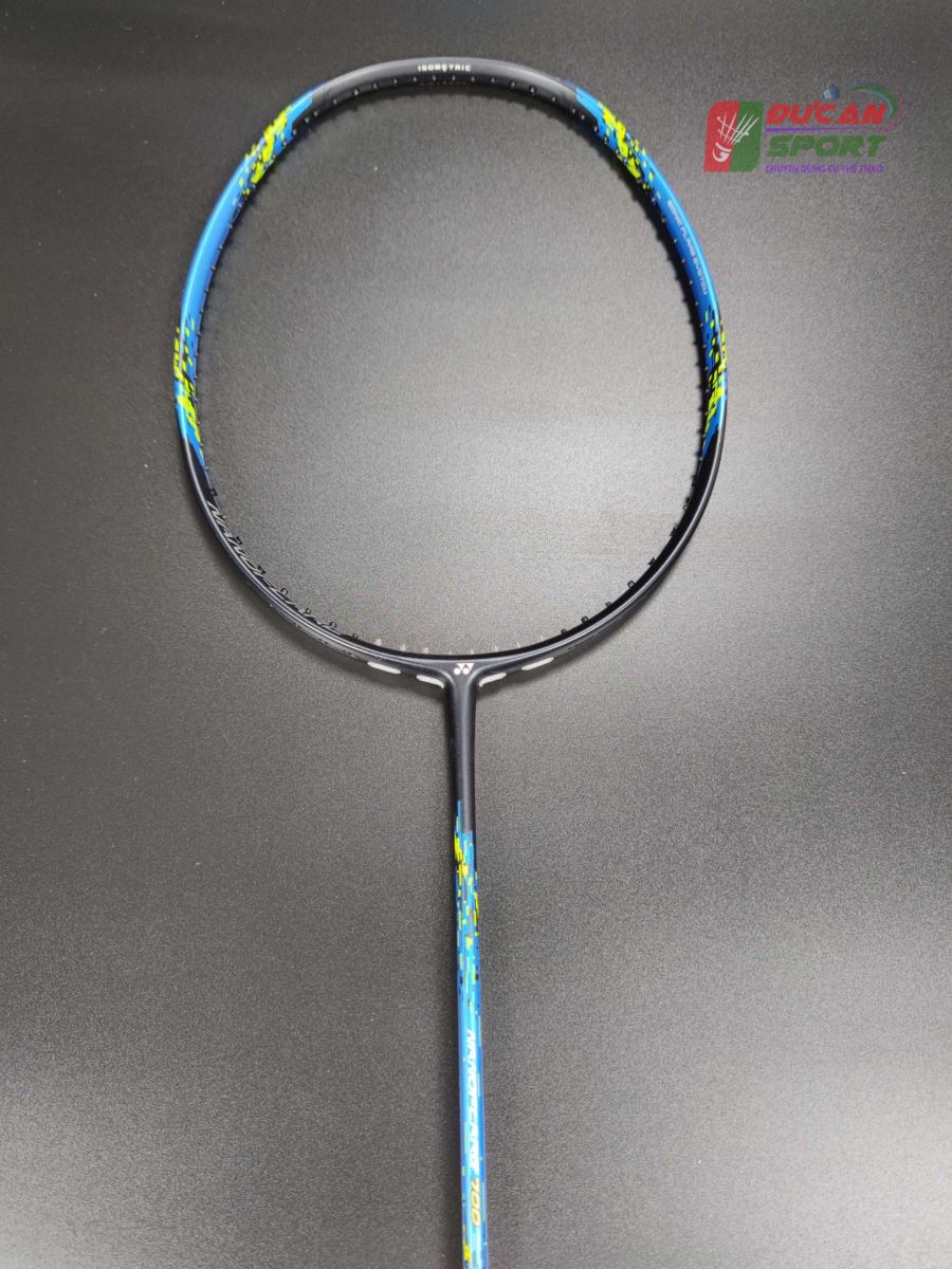 Yonex Nanoflare 700 xanh phù hợp với những lối đánh công thủ toàn diện
